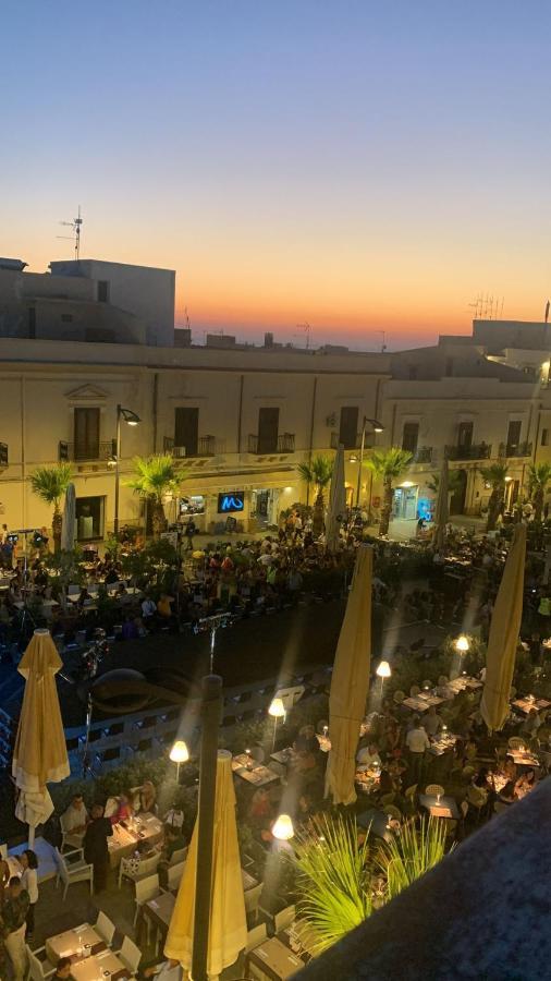 ホテル La Casa In Piazza テッラジーニ エクステリア 写真